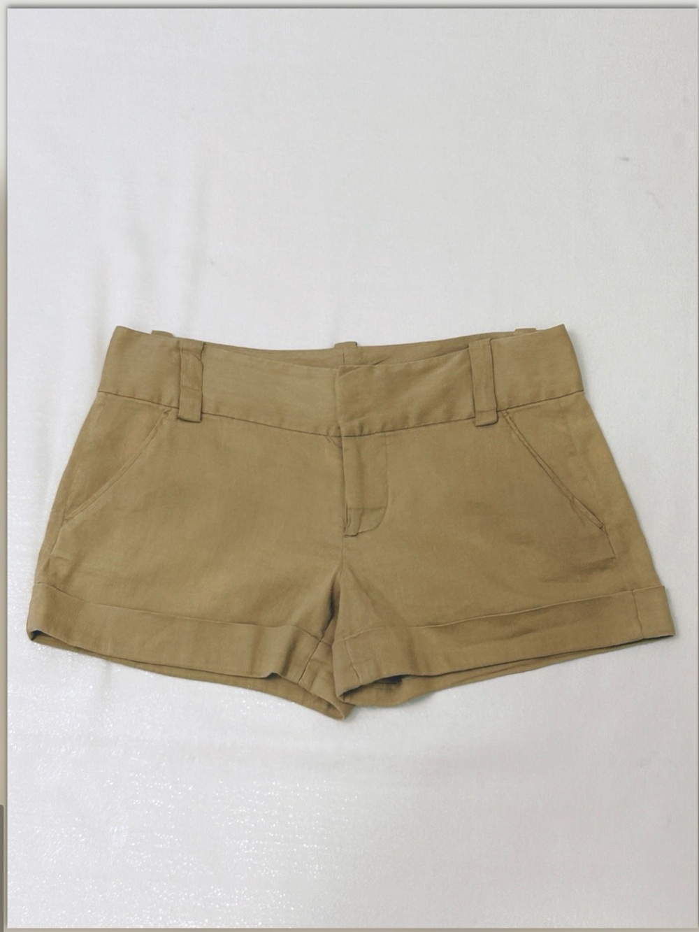 Alice + Olivia Beige Stylishly Tailored Shorts